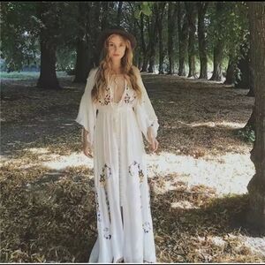 Chic White Floral Maxi Dress- Reversible